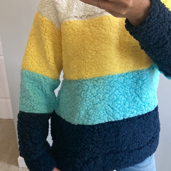 Color Block Long Sleeve Fuzzy Top - Picture 9 of 9